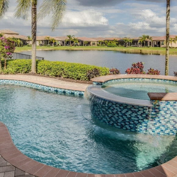 Pools & Hot Tubs